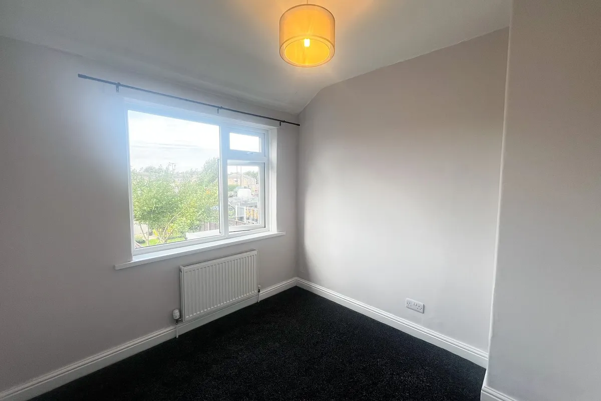 Flat Manor Road in Hull