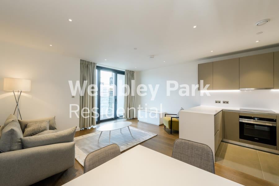 Flat Elvin Gardens in London