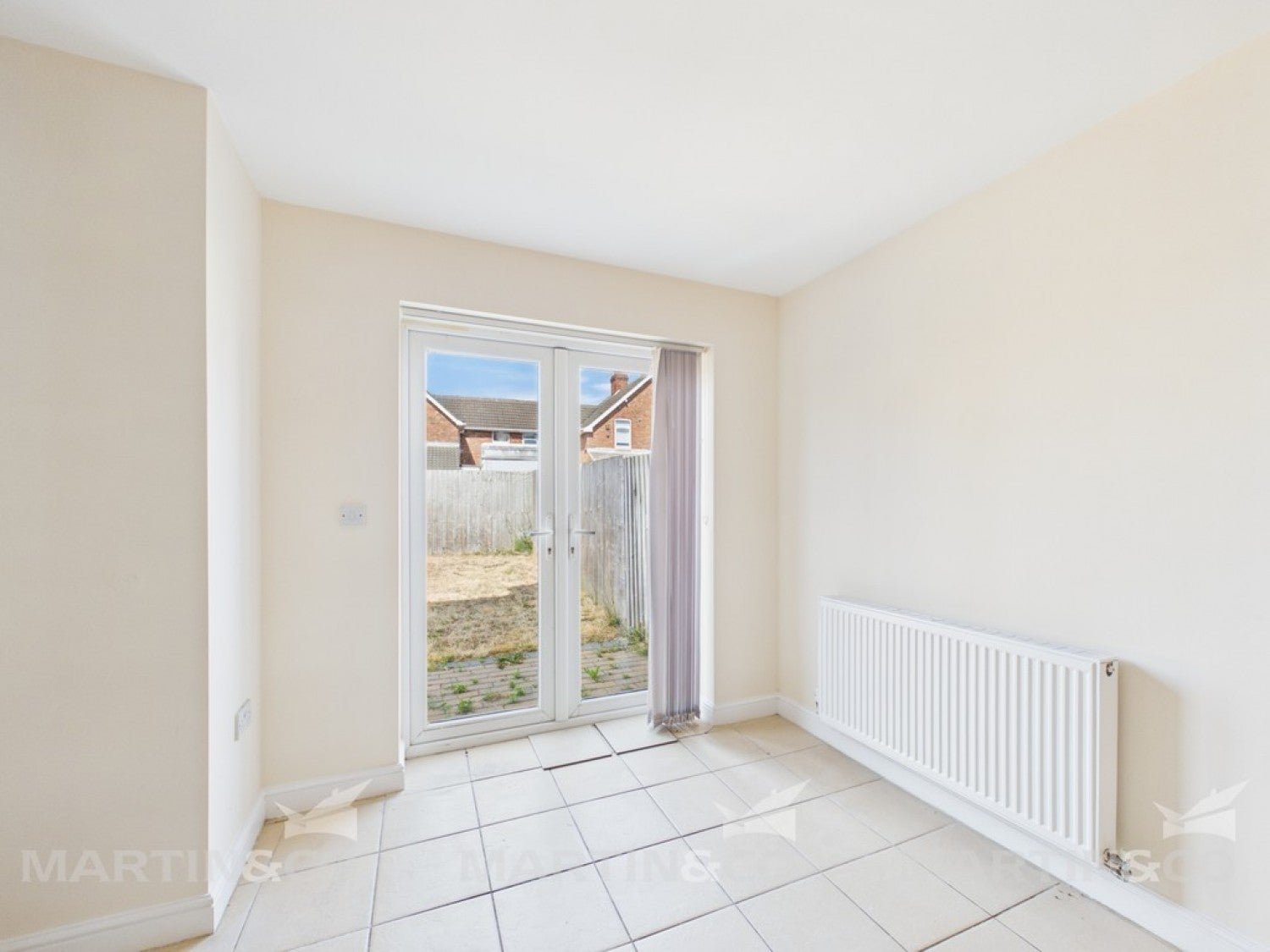 House Glebe Farm Close in Doncaster