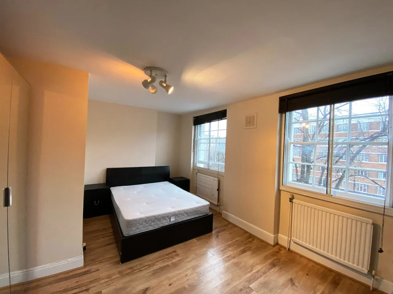 Room Pentonville Road in Greater London