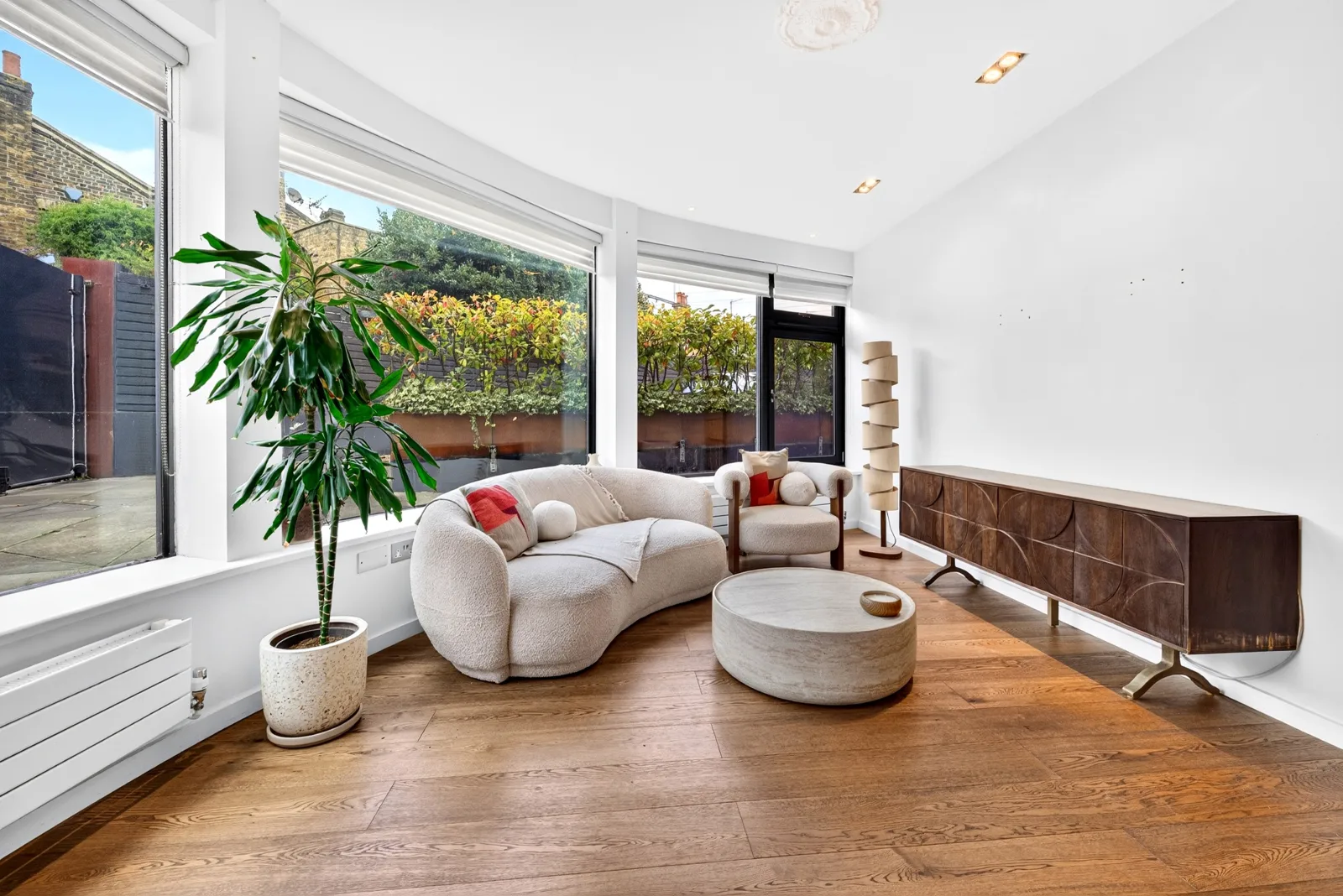Flat Hartland Road in Greater London