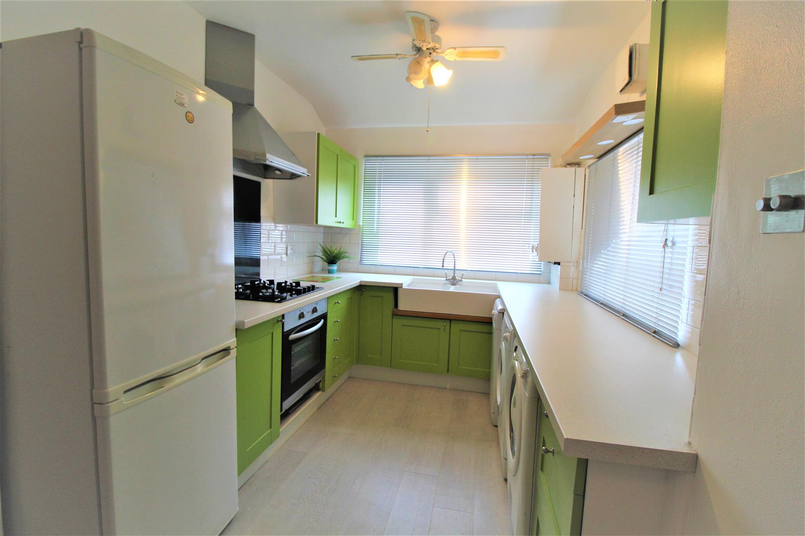 Flat Kidderminster Road in Greater London