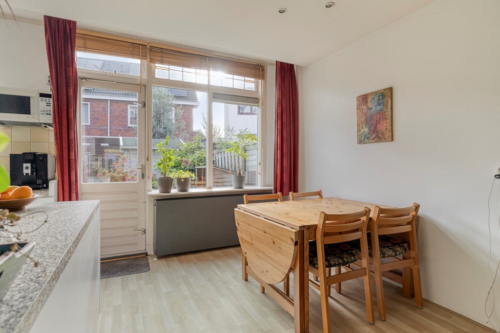 Tussenwoning te koop: Fahrenheitstraat 23, Schiedam