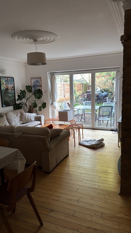 Room Balls Pond Road in Greater London