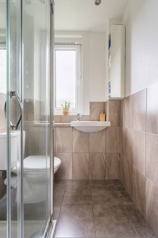 Room West Granton Road in City of Edinburgh