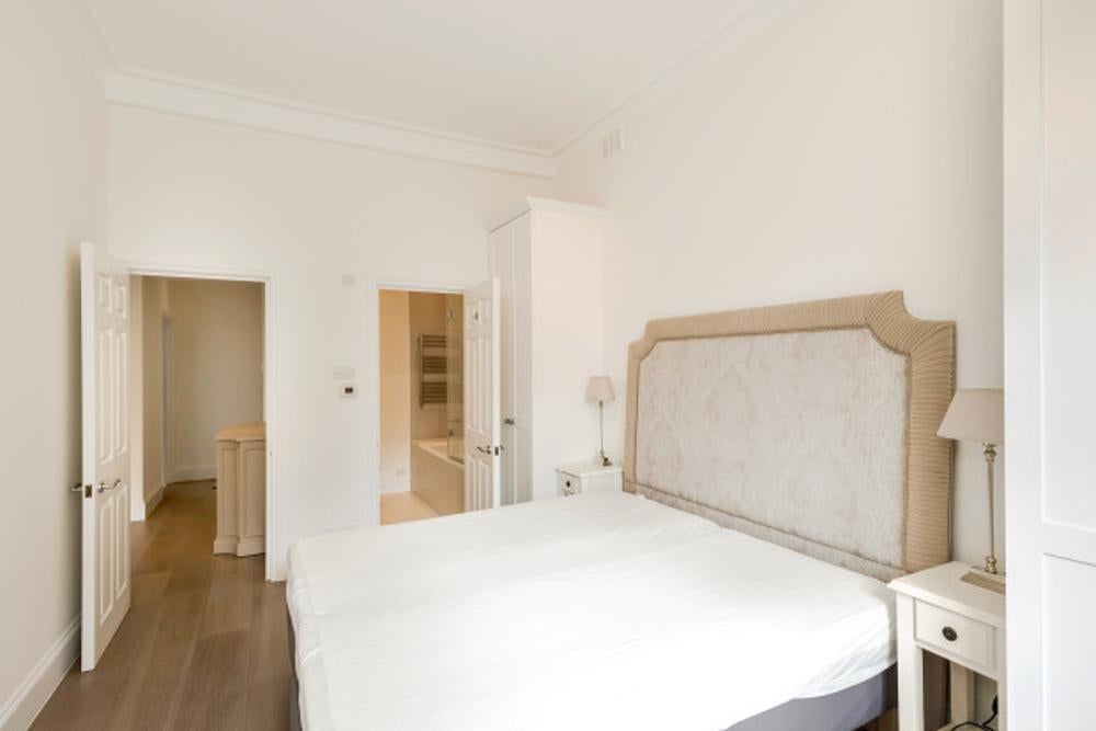 Flat Allsop Place in City of Westminster