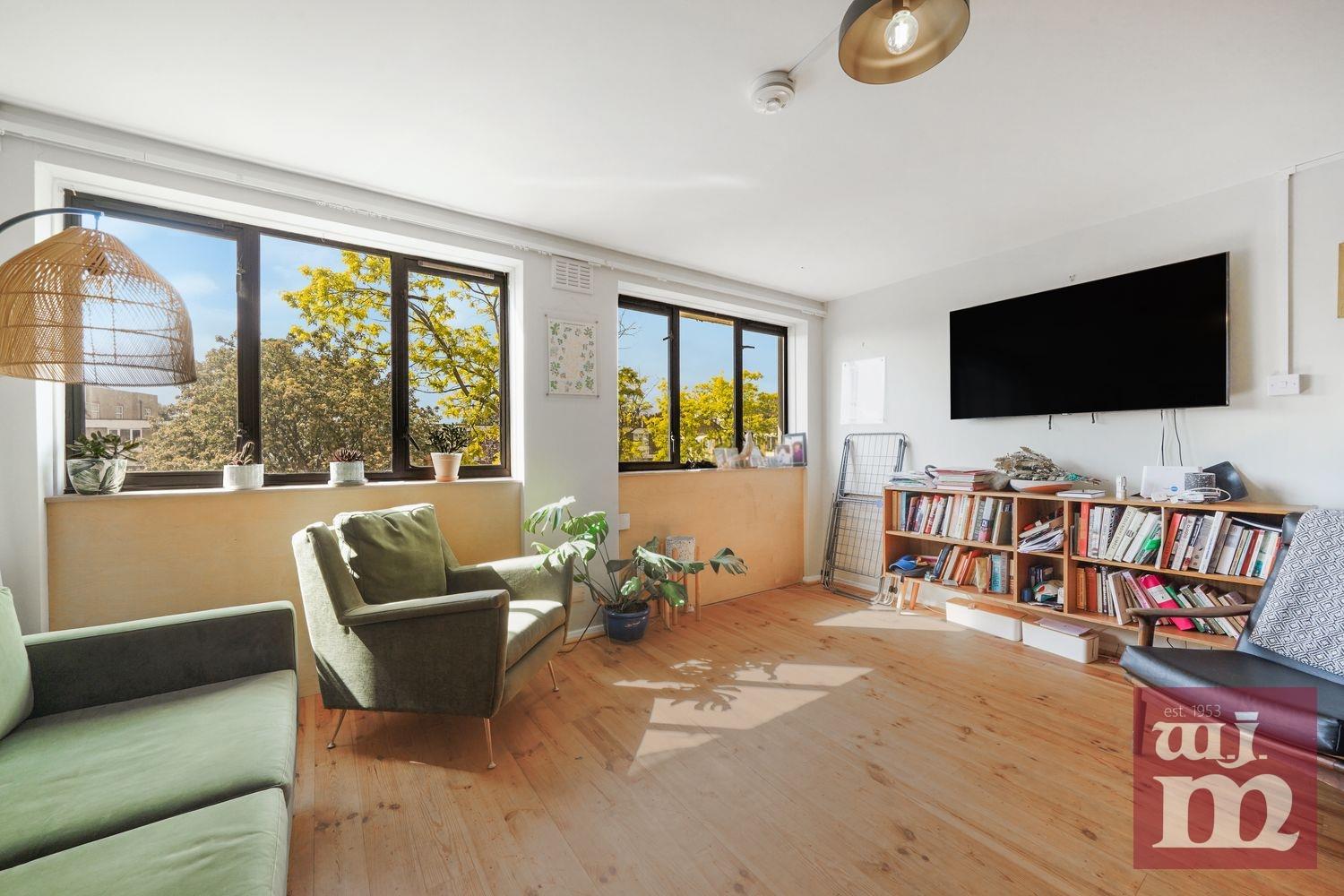 Room Mile End Road in Greater London