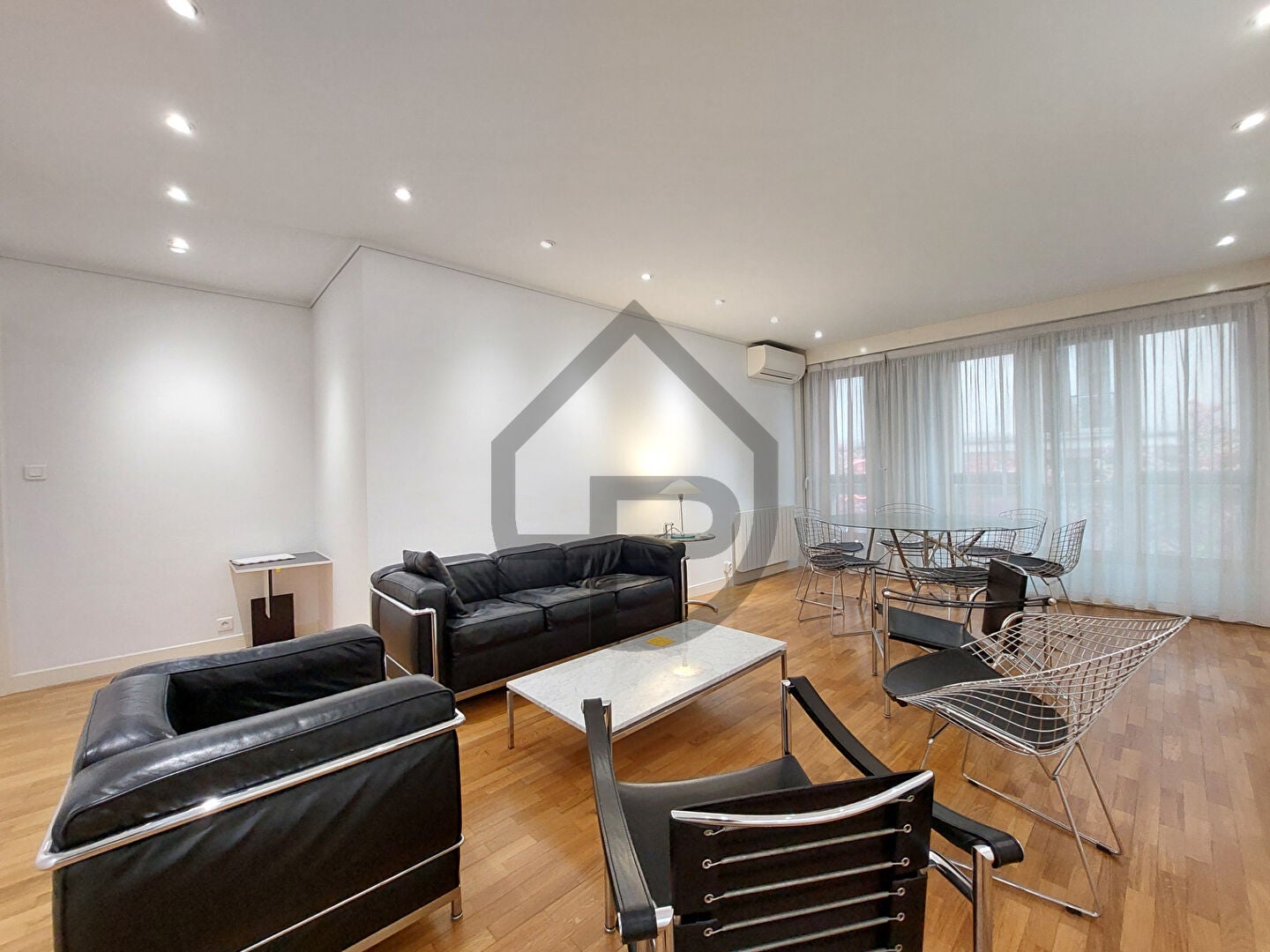 Appartement Rue de Lappe à Paris