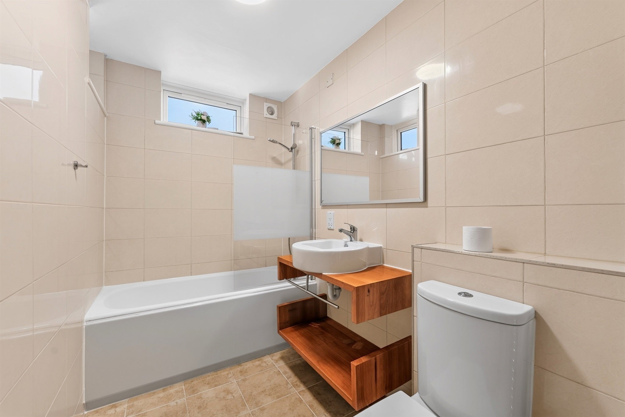 Flat Princes Way in Greater London