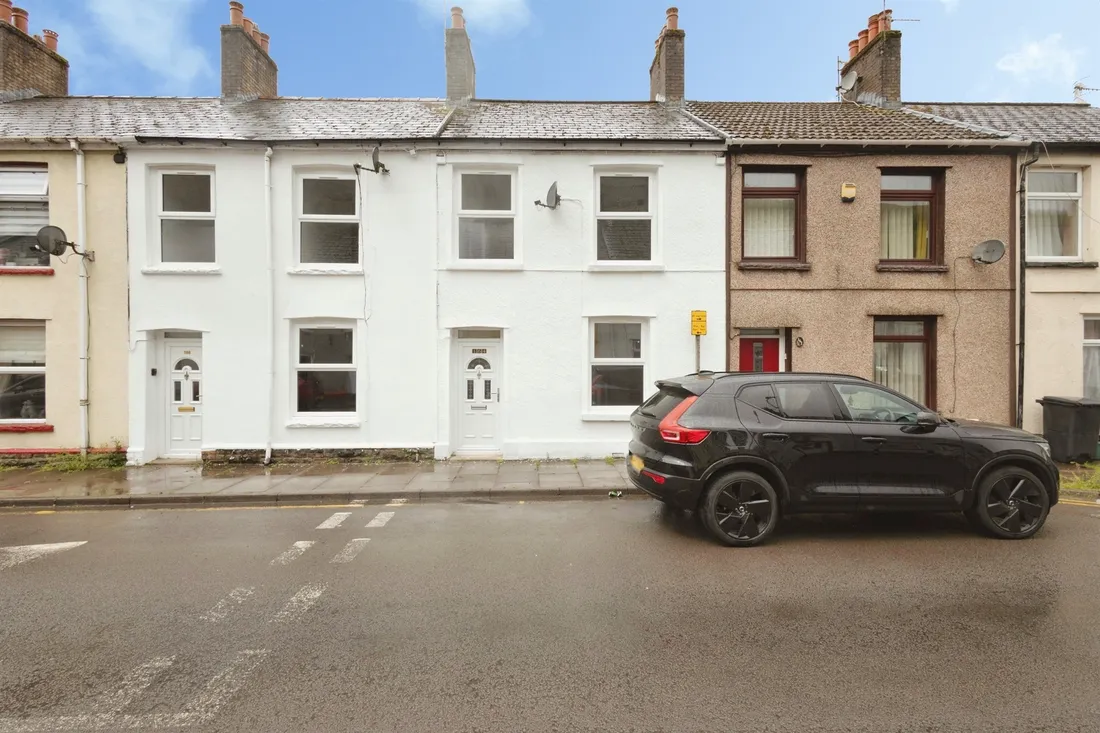 House Marine Street in Cwm