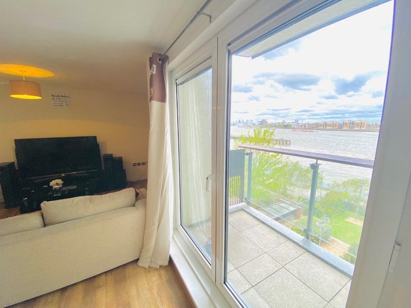 Room Erebus Drive in Greater London