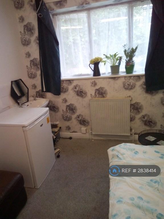 Room West Park Street in Kirklees
