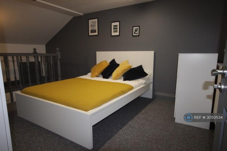 Room Alpha Street in Salford