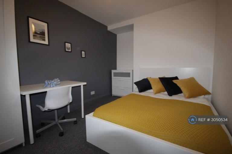 Room Alpha Street in Salford