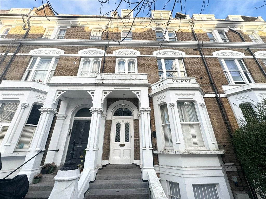 Flat Sinclair Road in Greater London