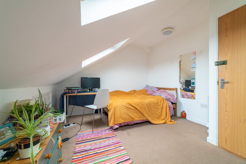 Room Daniel Street in Cardiff