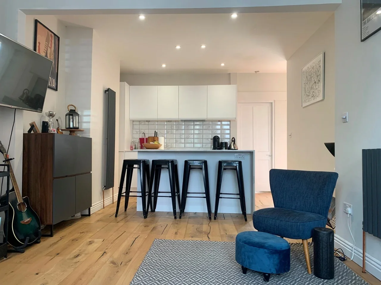 Flat Saint John's Hill in Greater London