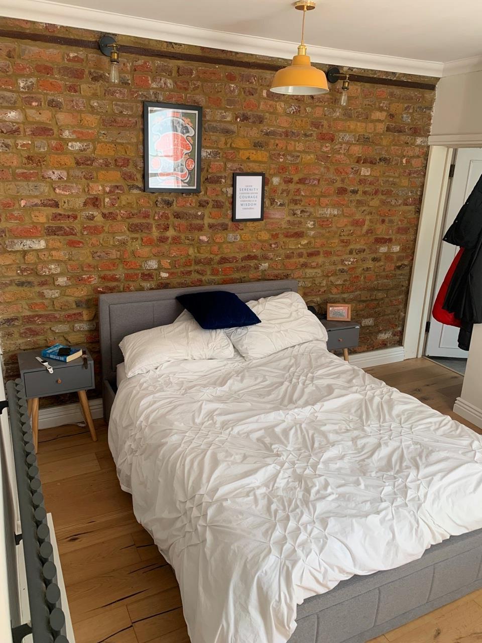Flat Saint John's Hill in Greater London