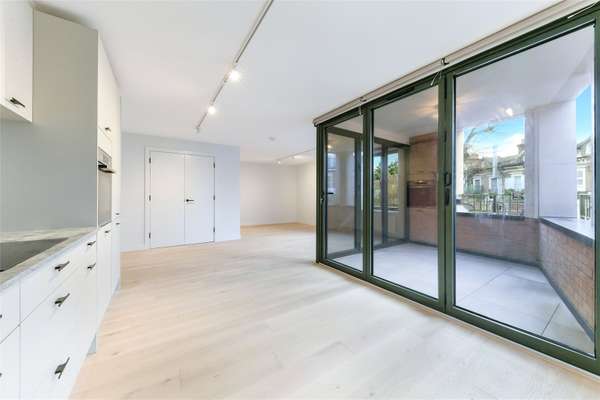 Flat Marischal Road in Greater London
