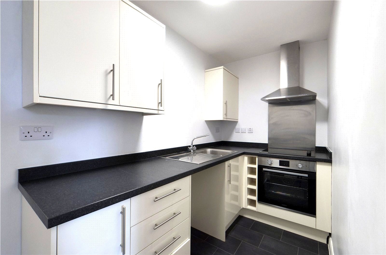 Flat Grange Lane in Aldermaston Wharf