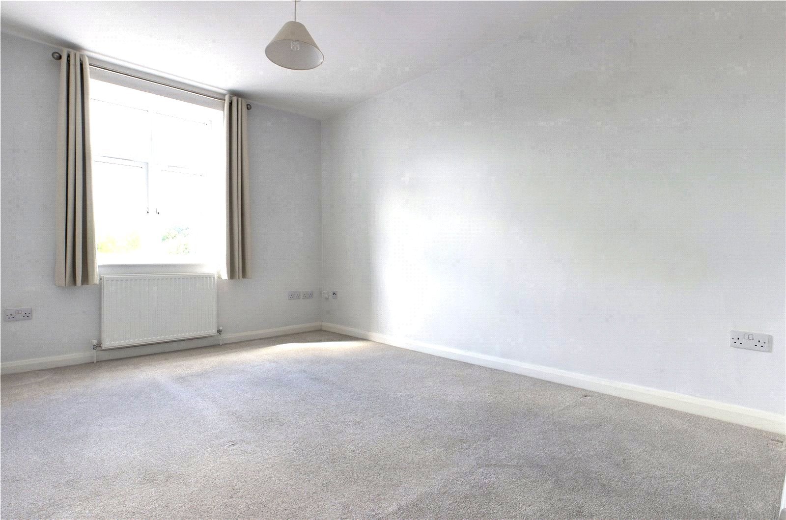 Flat Grange Lane in Aldermaston Wharf