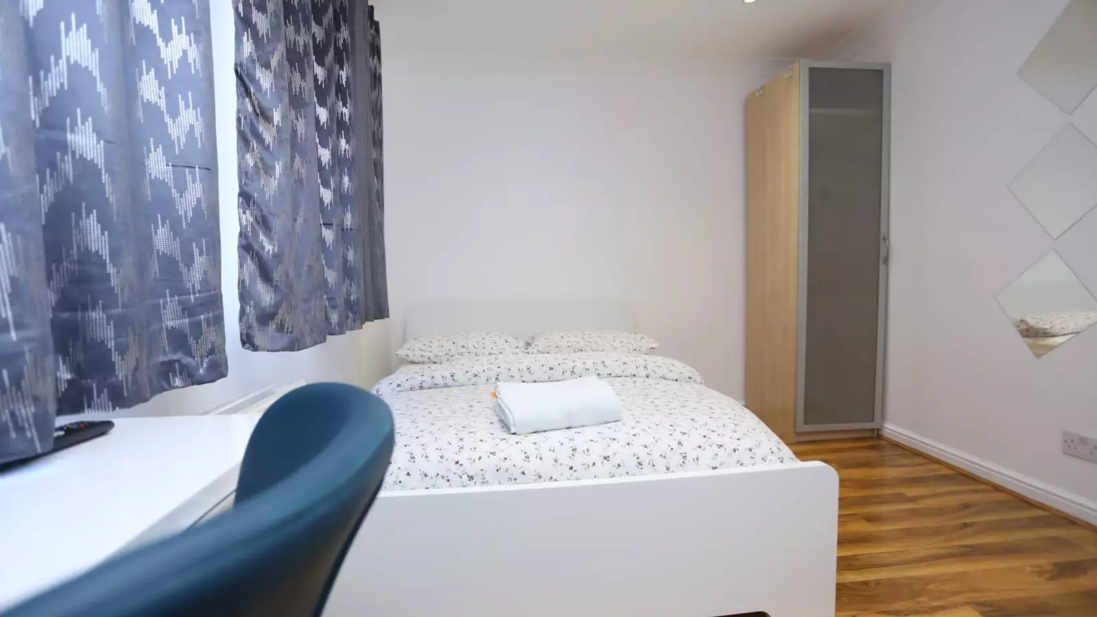 Room Felixstowe Road in Greater London