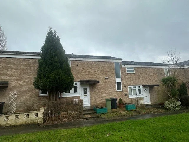 House Stream Bank Close in Wellingborough