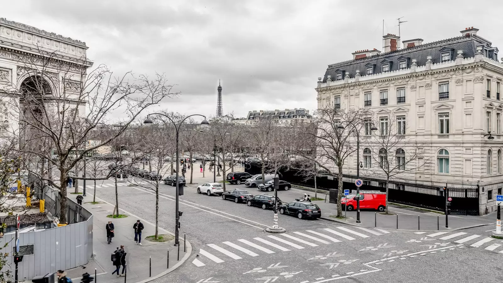 Flat Avenue Carnot in Paris