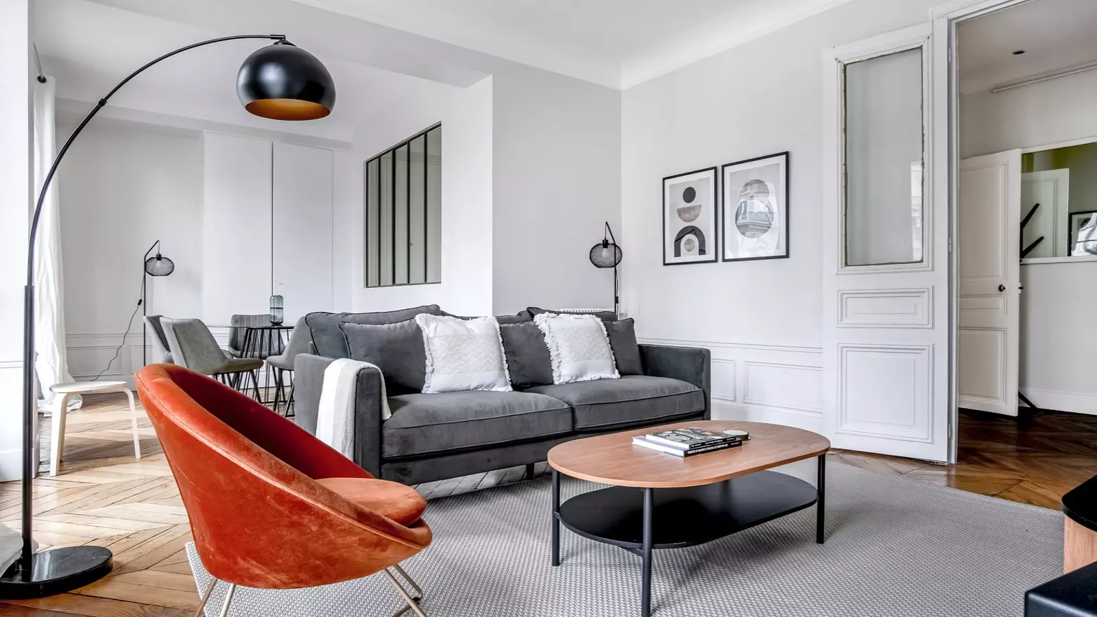 Flat Avenue Carnot in Paris
