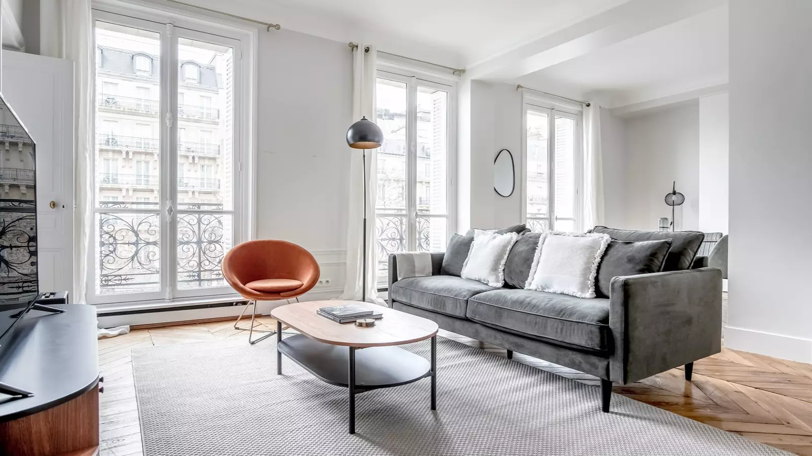 Flat Avenue Carnot in Paris