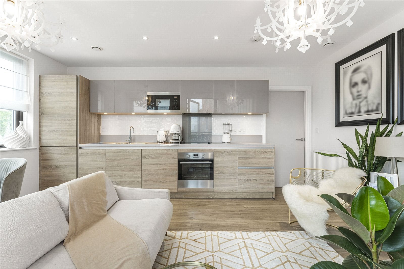 Flat Hammersley Road in Greater London