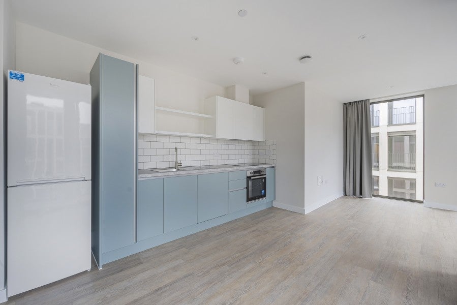 Flat Devonshire Avenue in Woking