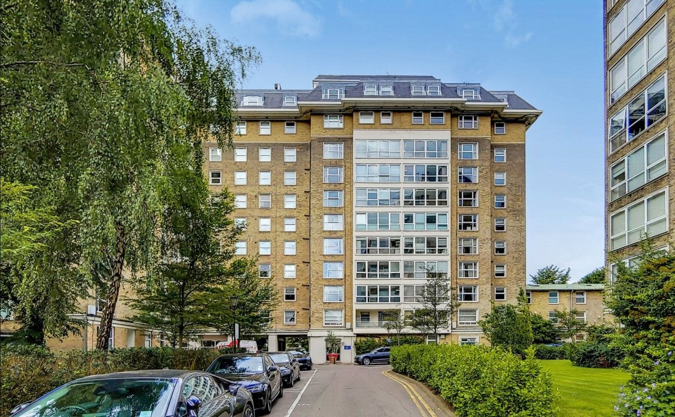 Flat Boydell Court in Greater London