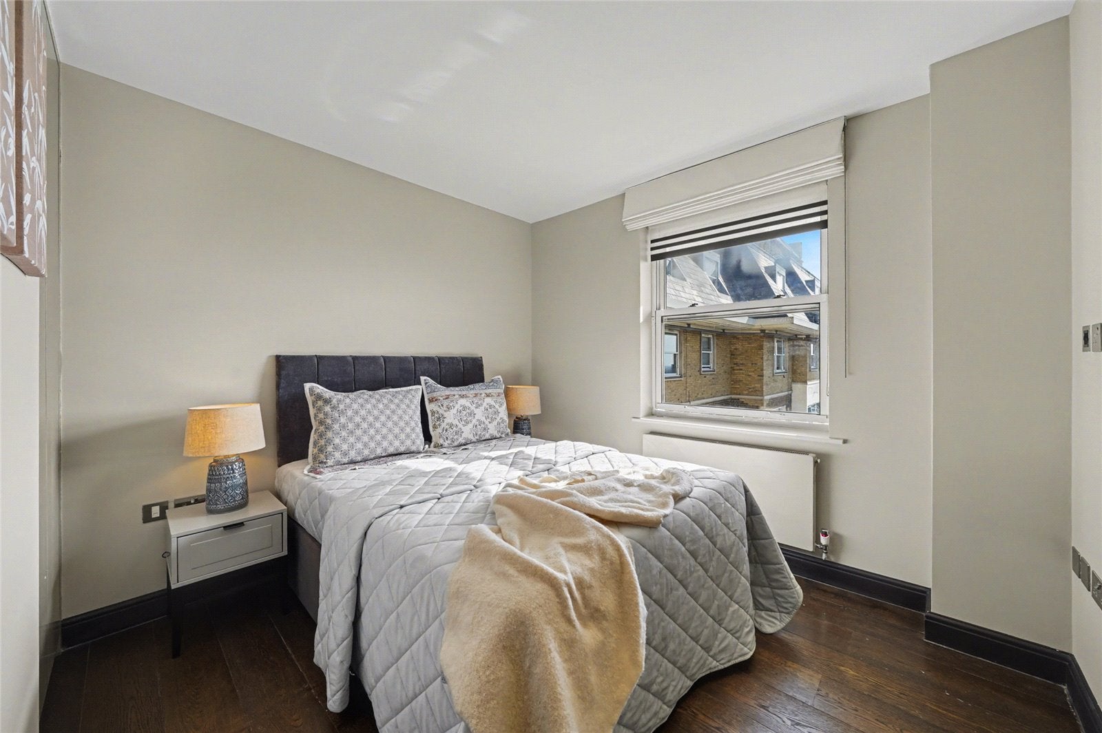 Flat Finchley Road in Greater London