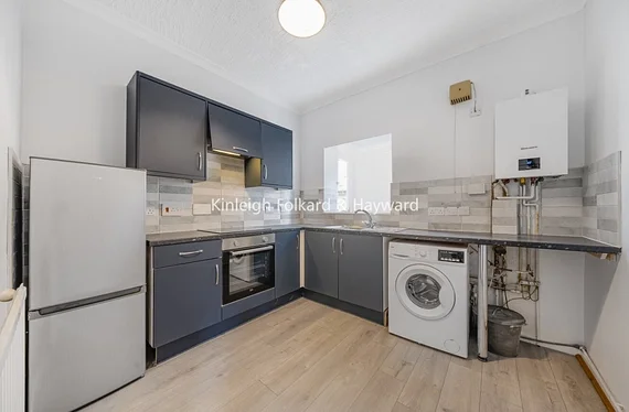 Flat Drayton Road in Greater London