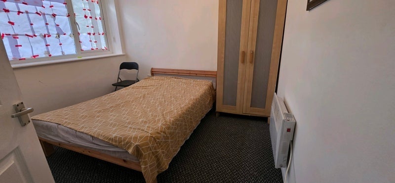 Flat Aldborough Close in Manchester