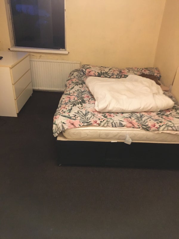 Room Upper Station Road in Bristol