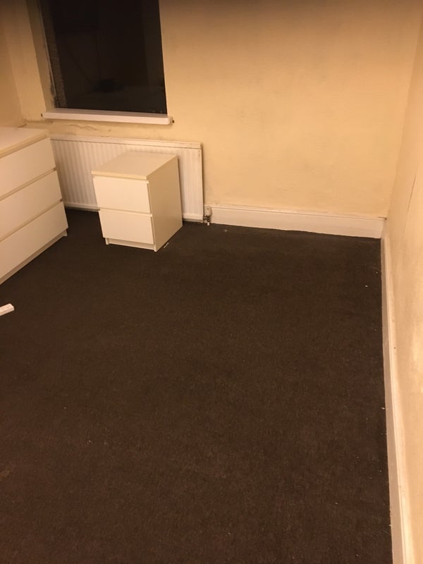 Room Upper Station Road in Bristol
