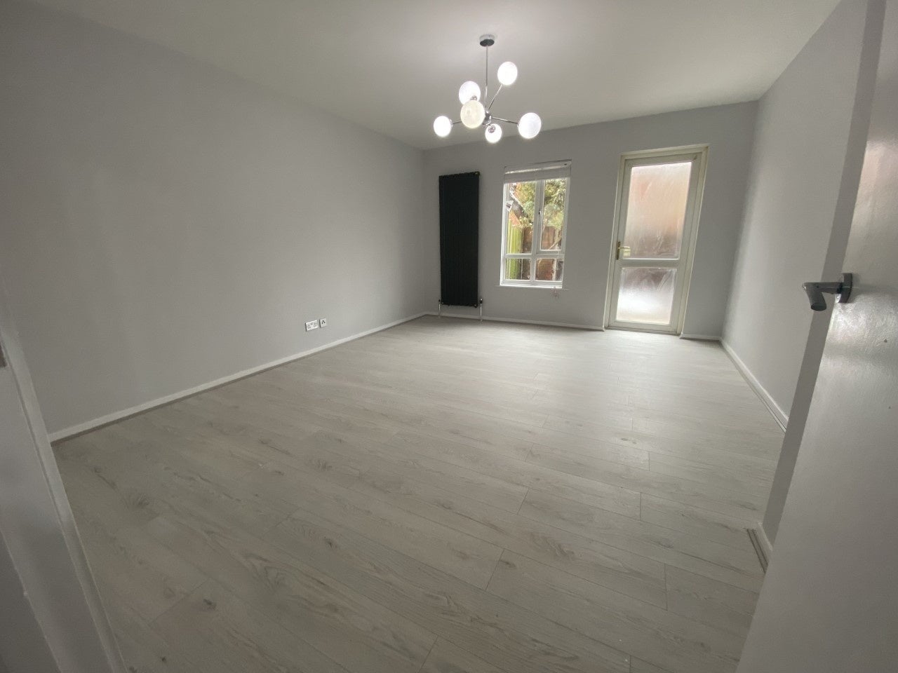 Flat Flather Close in London
