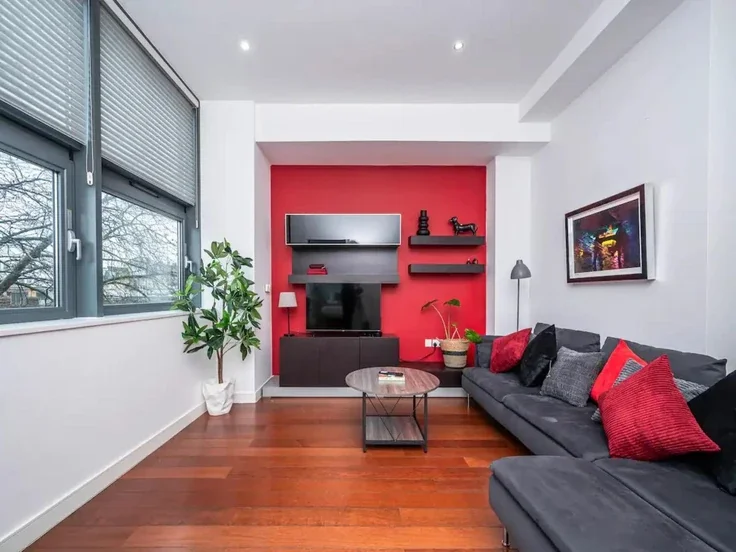 Flat Pentonville Road in Greater London