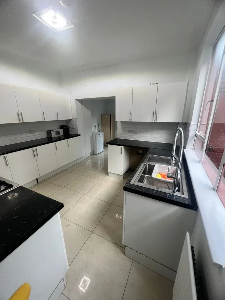 Room Portland Avenue in Southend-on-Sea
