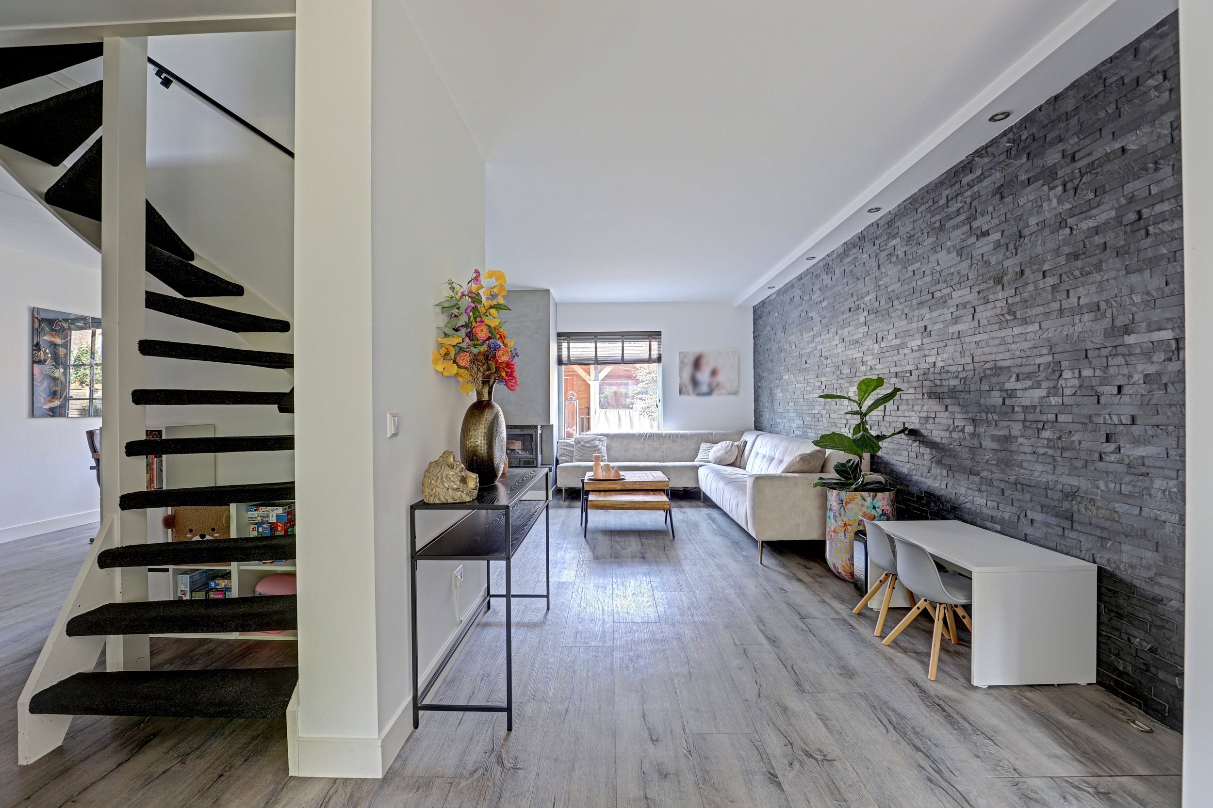 Tussenwoning te koop: Monnen-bogerd 3, Hendrik-Ido-Ambacht