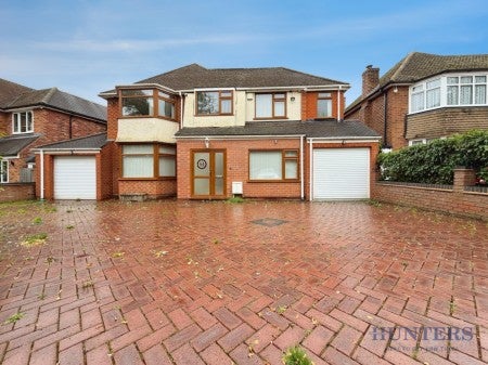 House Yew Tree Lane in Metropolitan Borough of Solihull