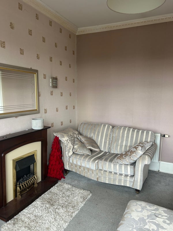 Room Cumbernauld Road in Glasgow