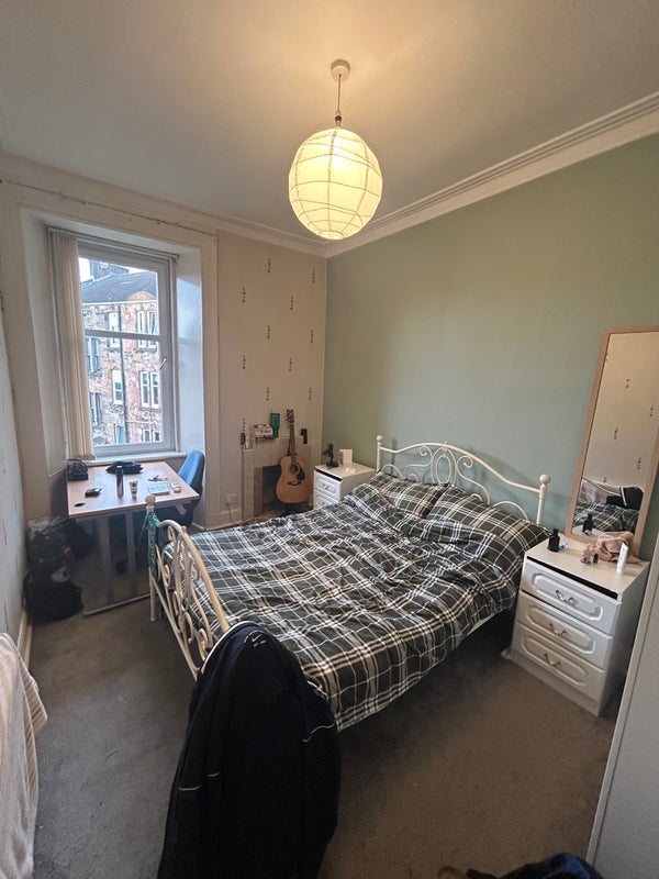 Room Cumbernauld Road in Glasgow