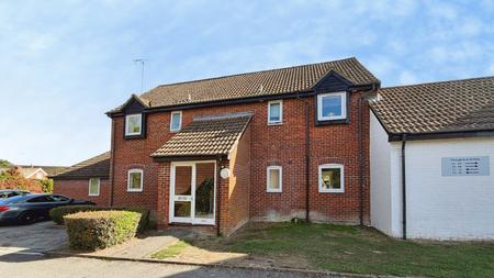 Flat Eeklo Place in Newbury