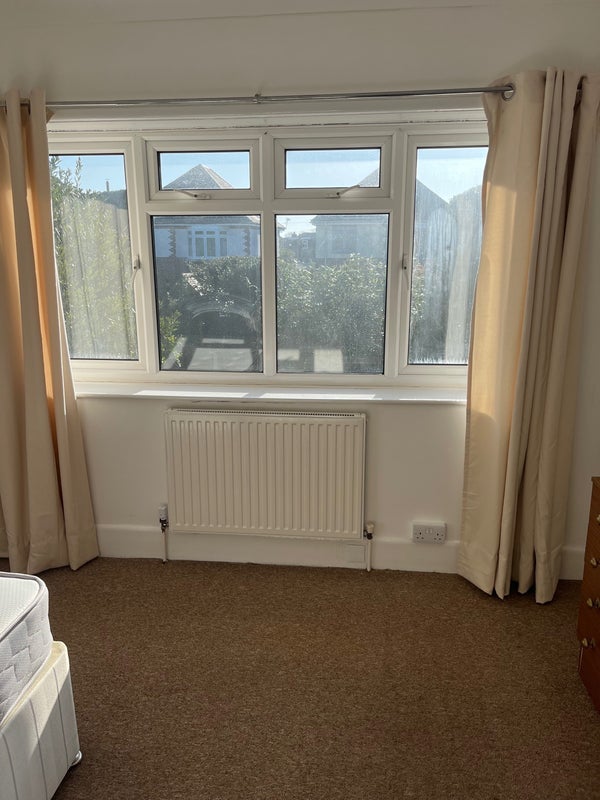 Room Seafield Road in Bournemouth