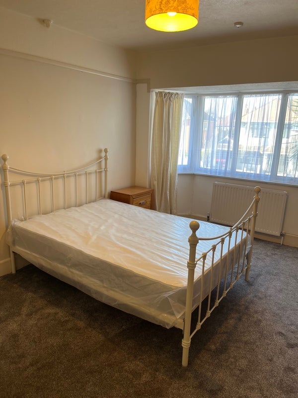 Room Seafield Road in Bournemouth