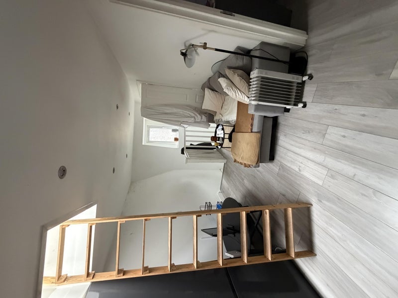 Room Caister Mews in Greater London