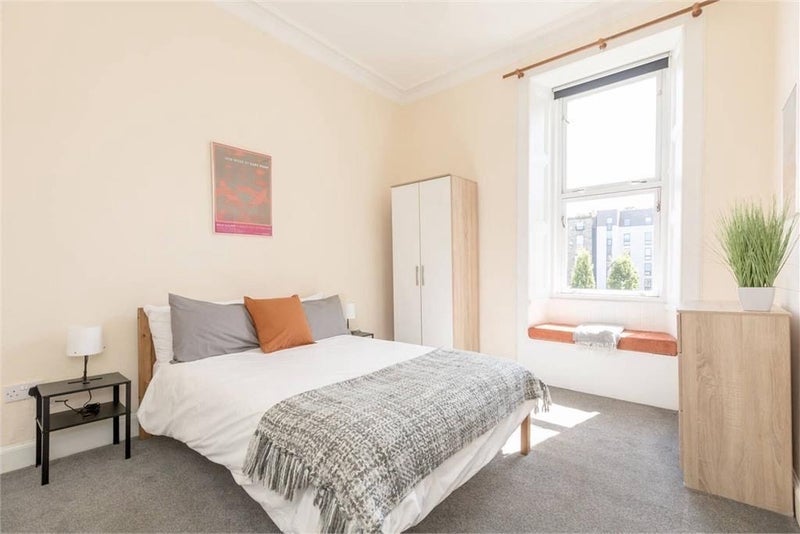 Room Montgomery Street in City of Edinburgh